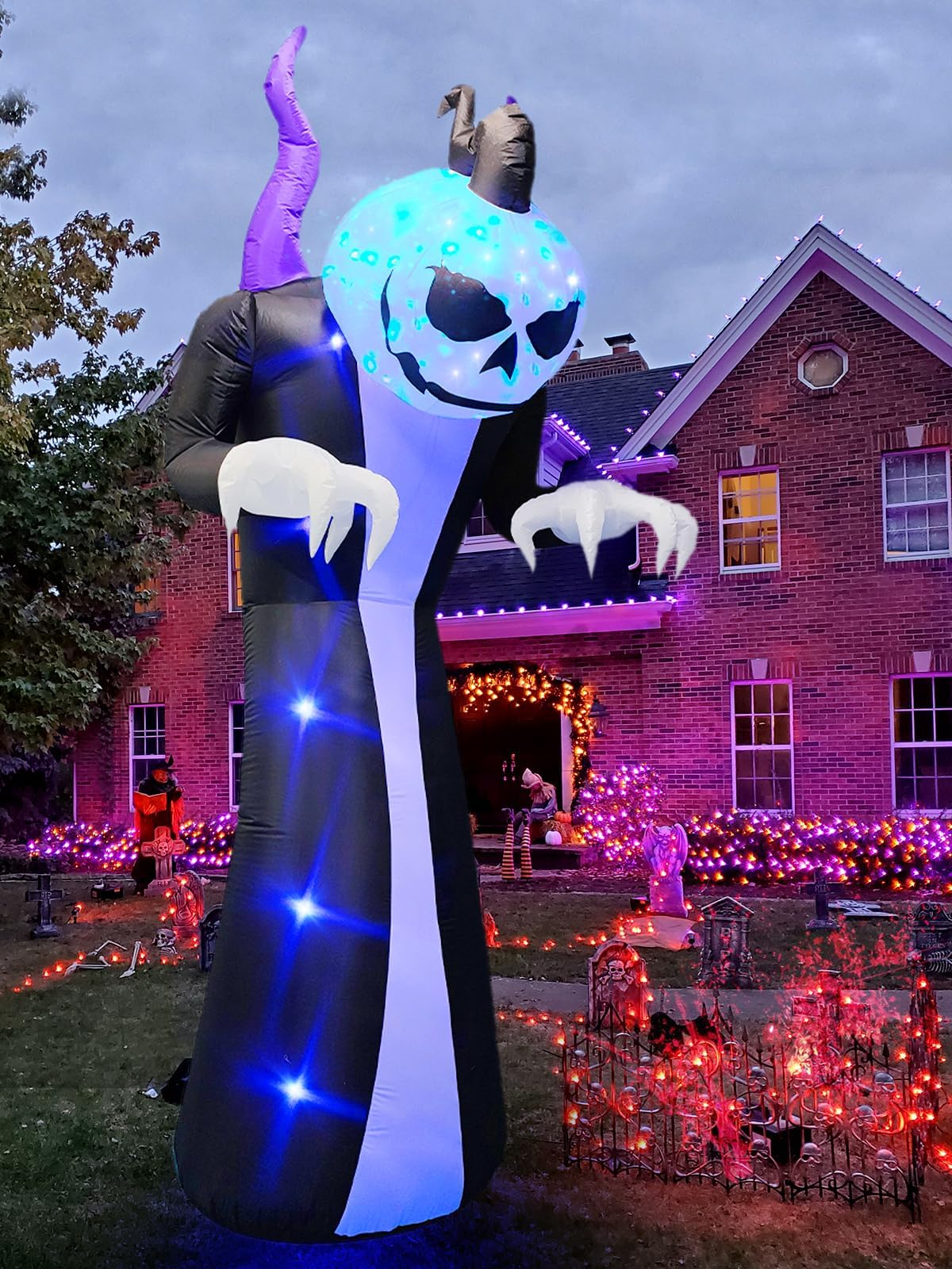 KALOLARY 10FT Pumpkin Halloween Yard Inflatable - size reference
